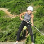 Gli studenti dei Village Camps Santa Cruz si arrampicano