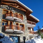 L'edificio dello Chalet del Campo Estivo Les Elfes