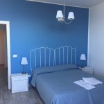 Double bedroom in the Piccola Università Italiana Tropea accommodation