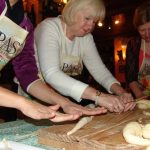 Piccola Università Italiana Tropea students learn to make typical Calabrian pasta