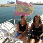Gli studenti della scuola Españolé IH Valencia Summer Camp durante una gita in barca