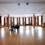 L'area adibita per i meeting e per gli spettacoli della Hochalpines Institut Ftan