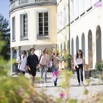 Gli studenti della Hochalpines Institut Ftan in terrazza