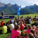 Gli studenti della Hochalpines Institut Ftan Summer Camp all'aperto