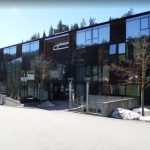 L'edificio dell'hotel del campus del Junior and Teen Summer Camp