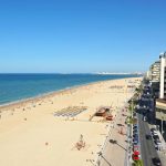 La spiaggia Playa de la Victoria di Cadice, Spagna