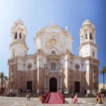 La cattedrale nella città vecchia di Cadice, Spagna