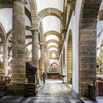 L'interno della cattedrale nella città vecchia di Cadice, Spagna
