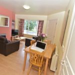 Salotto tipico in uno dei villini