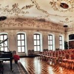 La sala concerti in stile barocco del monastero di Engelberg