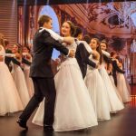 Il tradizionale ballo d'inverno dell'Institut auf dem Rosenberg per gli studenti che frequentano i corsi accademici annuali