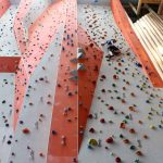 Gli studenti dei Village Camps Zell am See si arrampicano