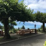 L'area pranzo esterna del campus della École Chantemerle Summer Camp 