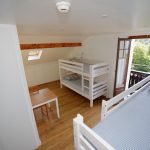 Una stanza quadrupla dell'alloggio della École Chantemerle Summer Camp