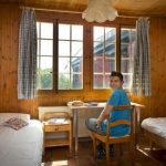 Una stanza doppia dell'alloggio della École Chantemerle Summer Camp