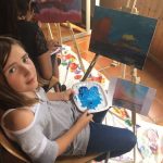 Gli studenti della École Chantemerle Summer Camp dipingono