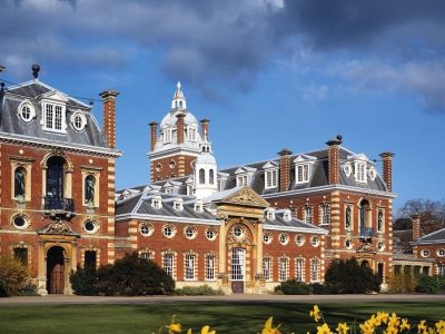 study learn english language Summer Boarding Courses Wellington College Summer Academy United Kingdom teenagers