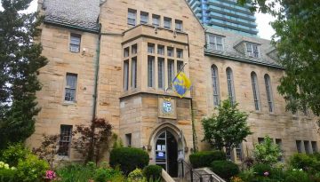 study learn english language course summer program juniors teenagers residential CISS University of St Michael's College Canada