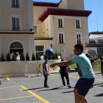 L'ingresso posteriore dell'edificio alto della Swiss Language Club SLC Leysin 