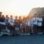 I partecipanti dell'Alphabet Sea Quest Camp durante la sera