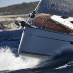 La prua della barca dell'Alphabet Sea Quest Camp