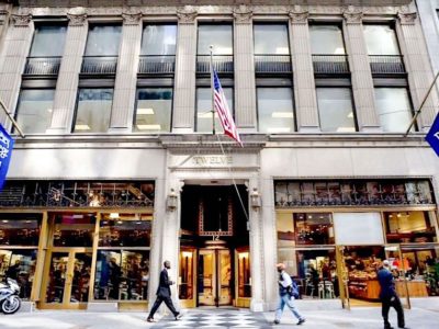 study learn english language teen summer course academic program teenagers Rennert Academy Plus! Summer Adventure New York USA