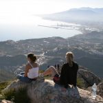 Malaca Instituto Spring and Summer Program students go hiking