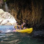 Malaca Instituto Spring and Summer Program students go kayaking