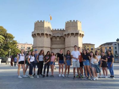 study learn spanish language summer camp International House Valencia Espanolé teenagers host residential accommodation