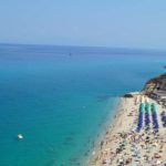 La famosa spiagge di sabbia bianca di Tropea e le acque turchesi