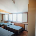 Una stanza condivisa dell'alloggio dell'Alphabet City Camp