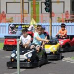 Gli studenti della Taunton Summer School vanno sui Kart 