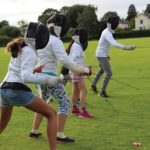 Gli studenti della Taunton Summer School fanno scherma