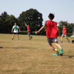 Gli studenti della Taunton Summer School giocano a calcio