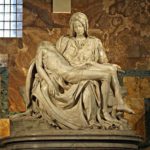 La magnifica statua della Pietà all'interno della Basilica di San Pietro - Roma, Italia