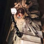 Una tipica edicola in una strada del centro storico di Roma, Italia