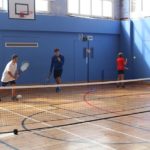 Gli studenti della Rossall Summer School giocano a tennis