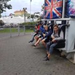 Gli studenti della Rossall Summer School in un parco divertimento