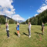 Gli studenti della friLingue St. Bernard Summer Camp tirano con l'arco