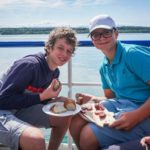 friLingue Estavayer Summer Camp students on a boat
