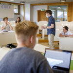 Gli studenti della CERAN Svizzera svolgono le lezioni di Inglese o Francese in piccoli gruppi