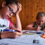 Gli studenti della ENSR durante le lezioni in piccoli gruppi