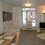 Un salotto di un appartamento per studenti di Kingsway