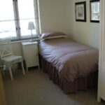 Una stanza singola di un appartamento per studenti di Kingsway