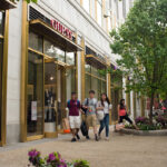 FLS Boston students go shopping on Newbury Street