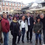 Gli studenti di Kingsway a Covent Garden a Londra