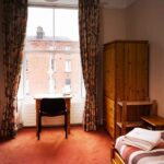 Una camera da letto del Residence YWCA a Dublino