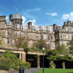 Windsor House sopra il Sun Pavilion nei Valley Gardens di Harrogate