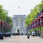 Walking to Buckingham Palace 