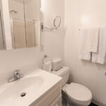 Il bagno del residence per studenti Lee Hall della NESE di Boston 